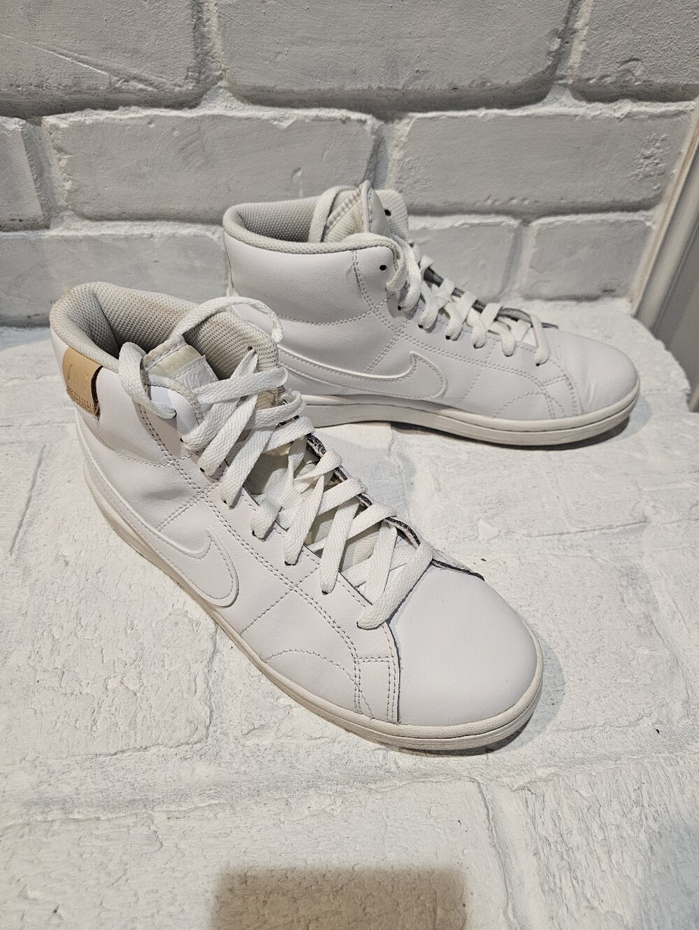 Nike Womens Court Royale High-Top Leather Sneakers Size 8